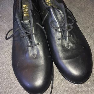 Women’s size 10M Tap Shoes